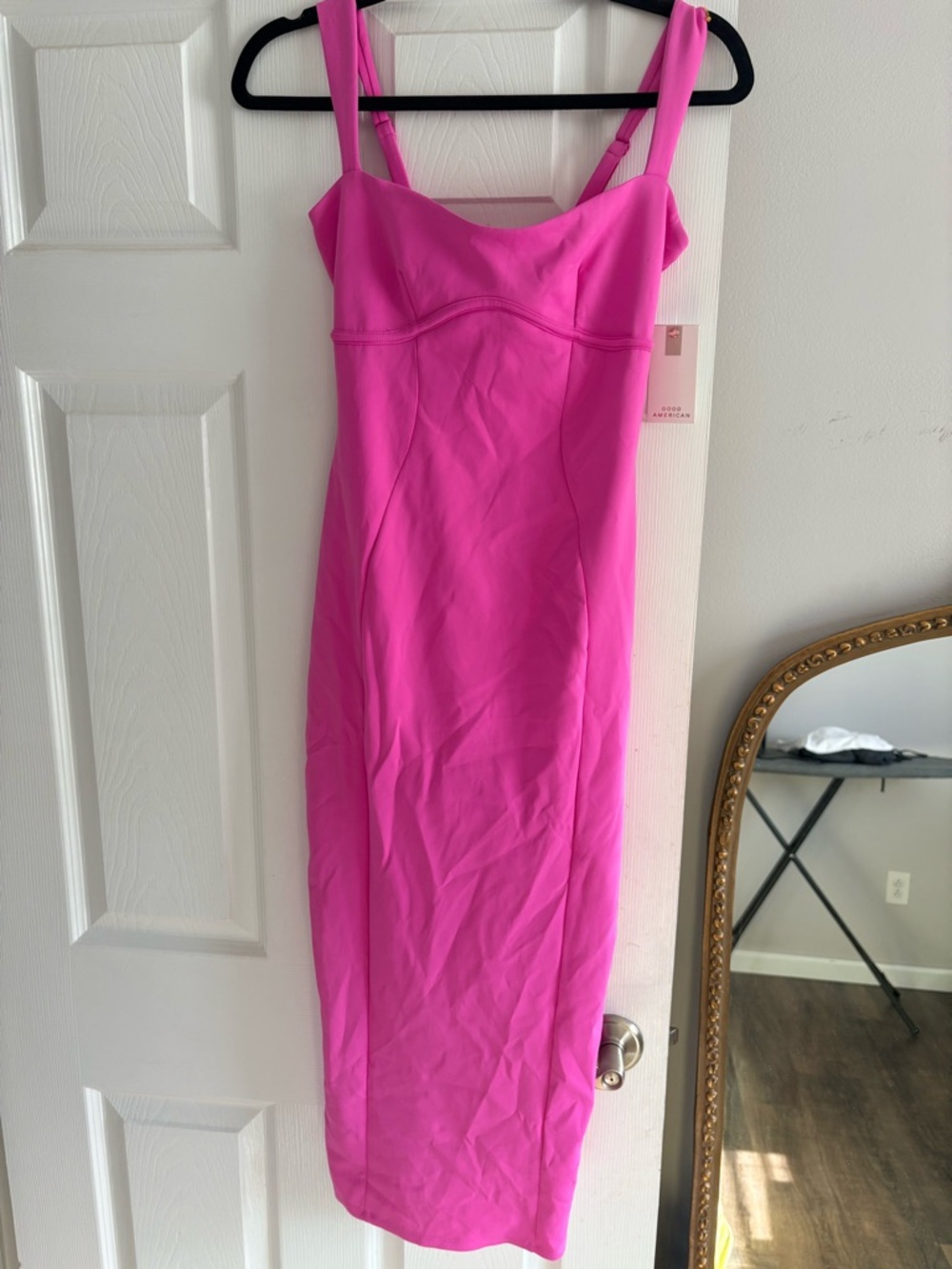 Good American Sculpting Sweetheart Midi Dress. Berry Sorbet